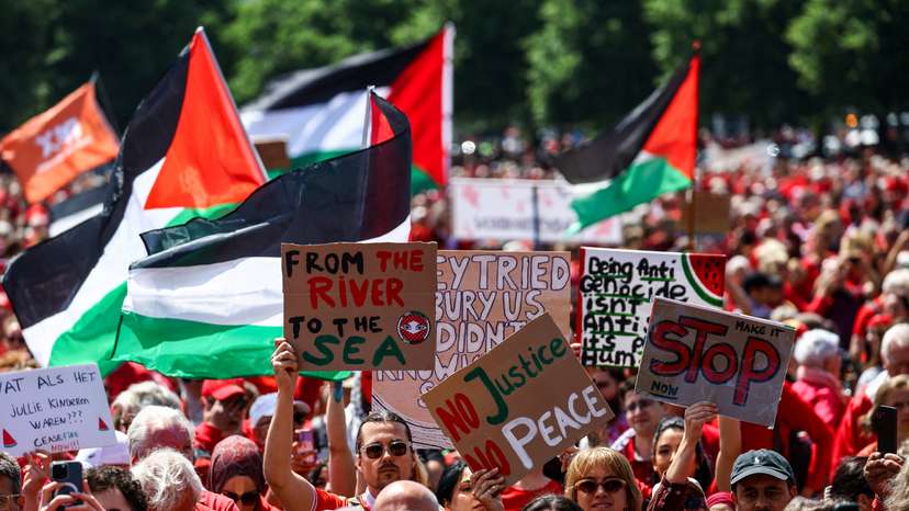 Protest against conditions in Gaza, demanding that the caretaker government impose sanctions against Israel, in The Hague