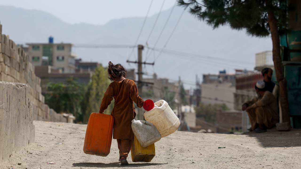 Water crisis forces families into long queues and threatens children's education in Kabul