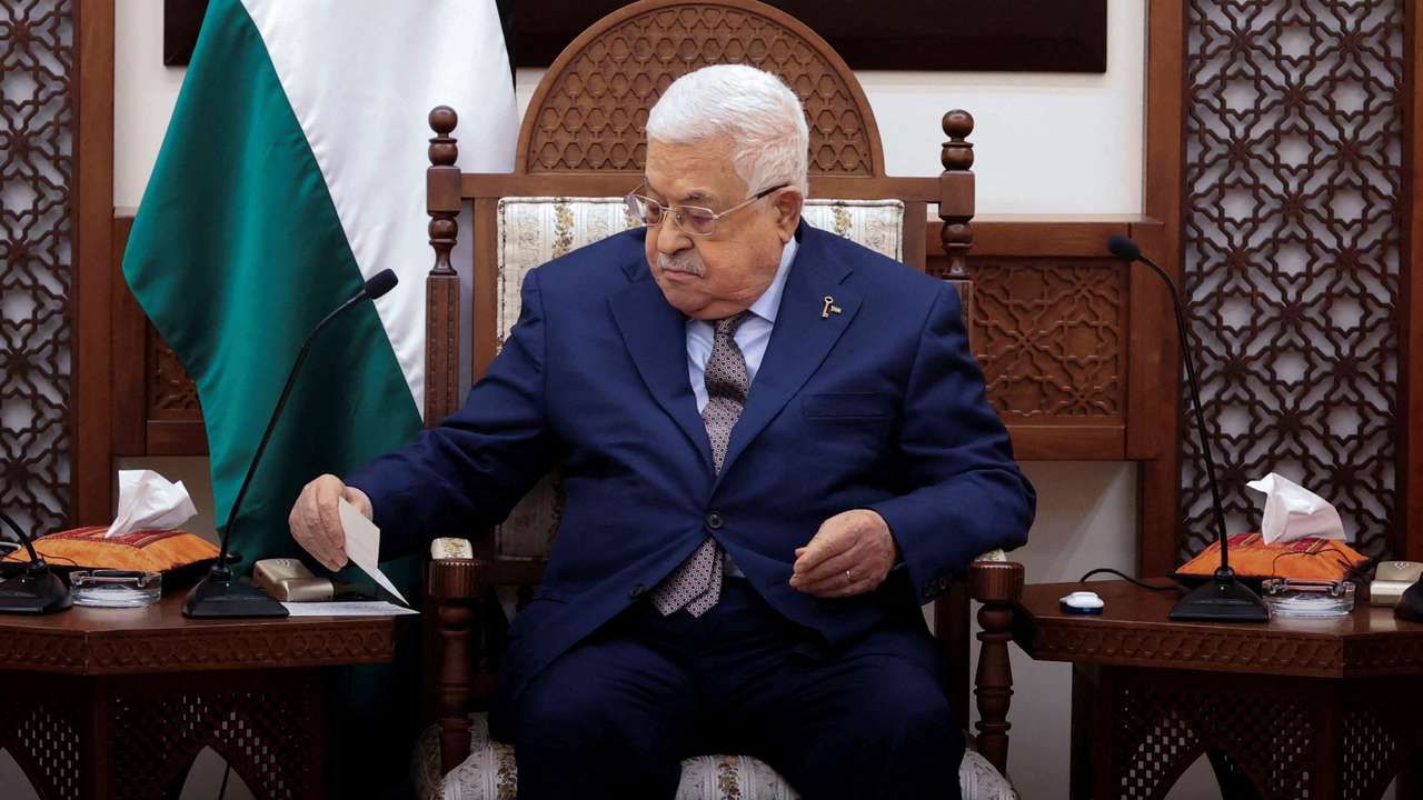 FILE PHOTO: Prime ministers of Spain and Belgium meet Palestinian President Mahmoud Abbas