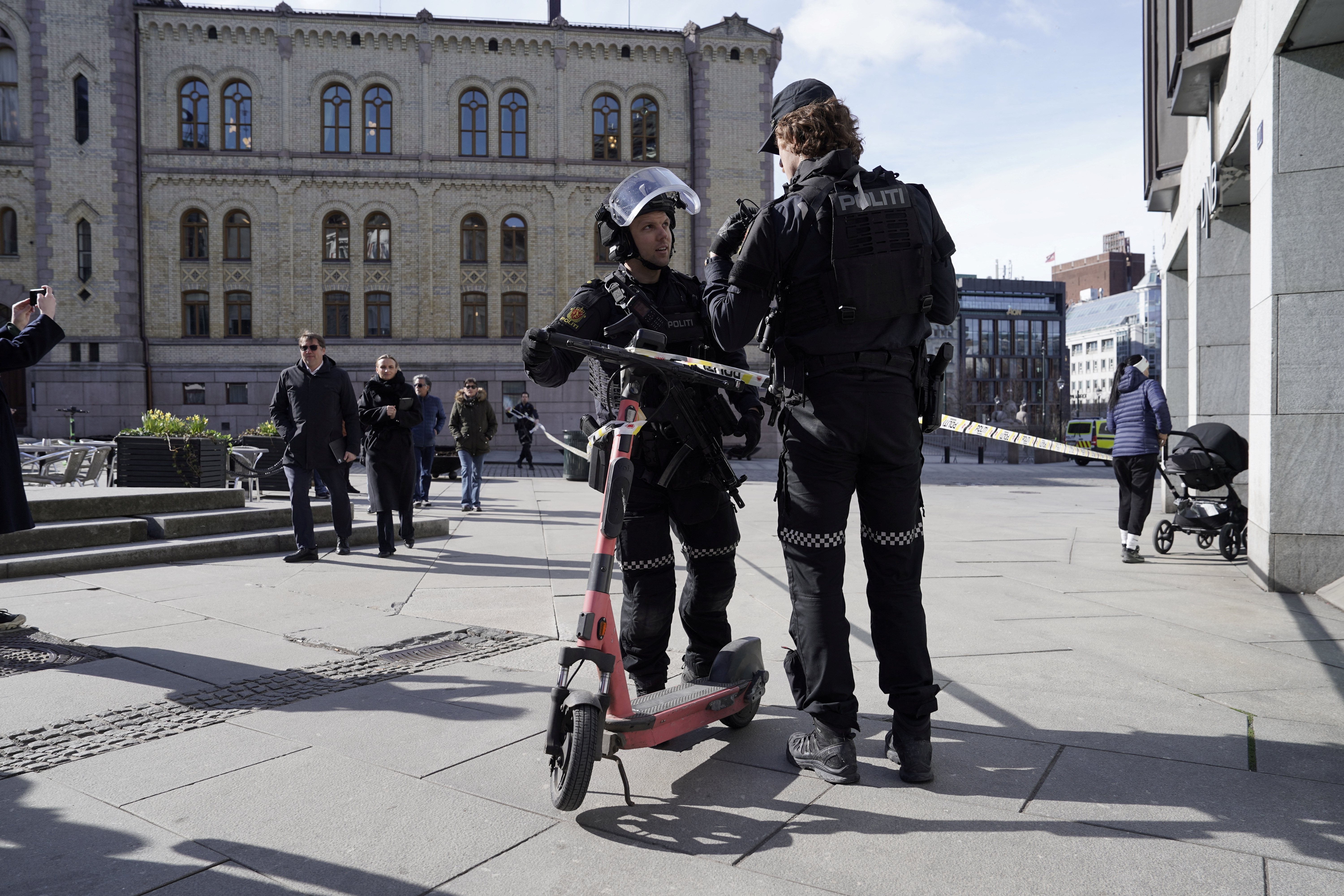 Norwegian parliament receives bomb threat