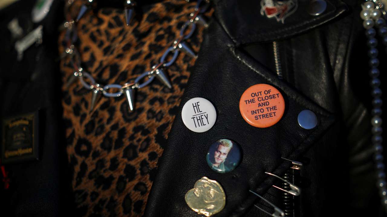Before losing rights under Trump, LGBTQ Americans scramble to exercise rights on fears Trump will take some away