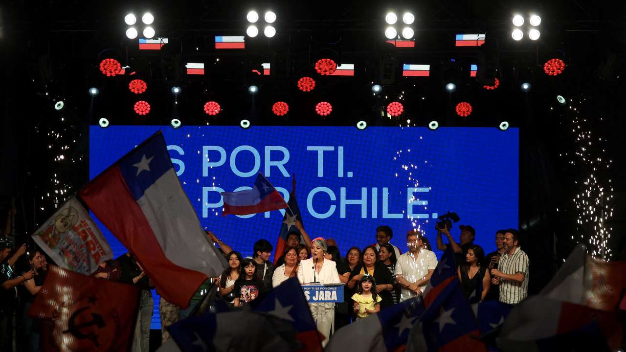 Jeannette Jara, presidential candidate of the ruling leftist-coalition and member of the Communist Party, addresses supporters following early results in the presidential election, in Santiago, Chile November 16, 2025. REUTERS/Pablo Sanhueza