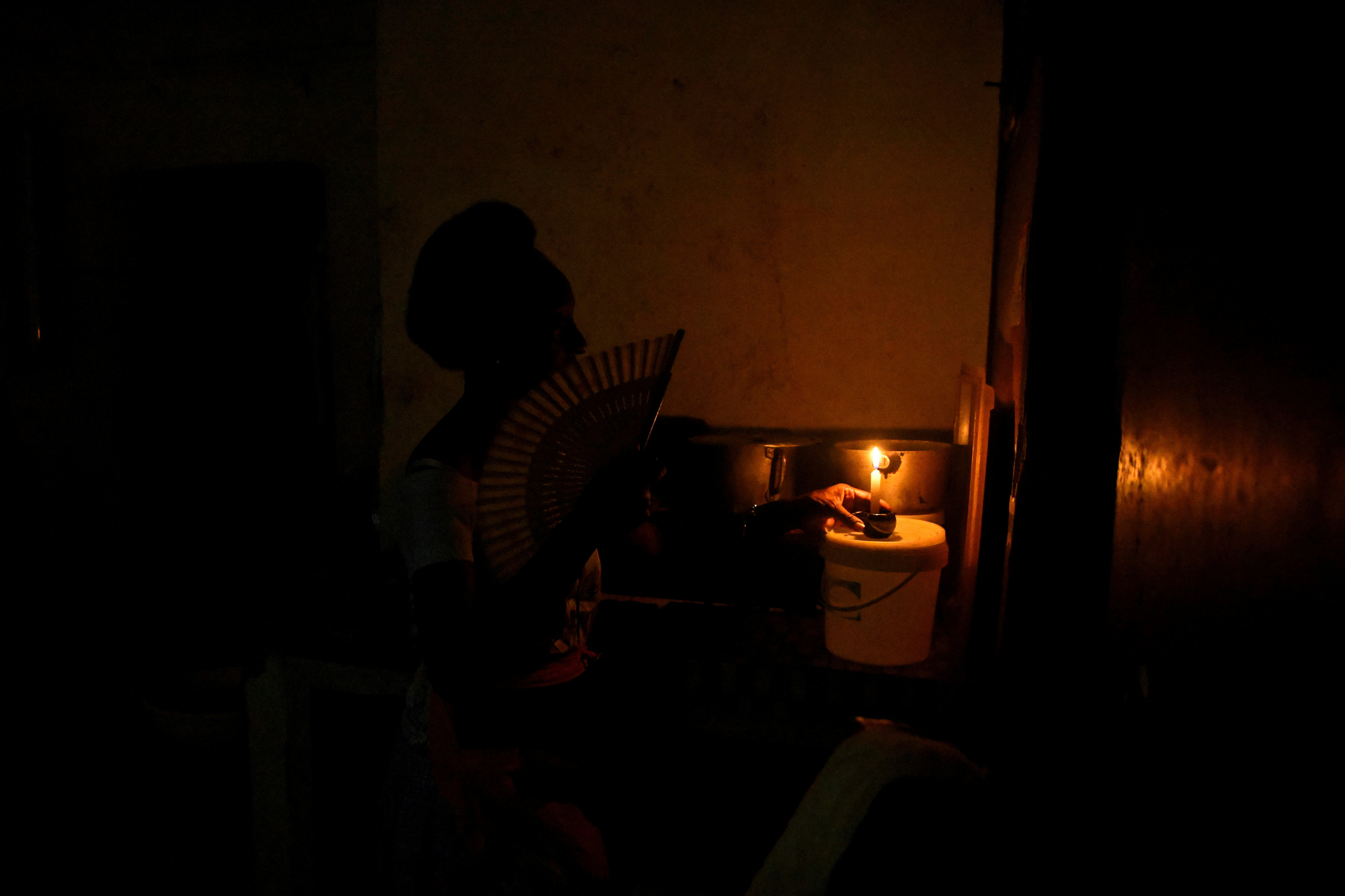 Cuba's electrical grid collapses in nationwide blackout