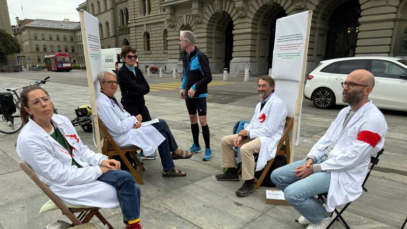 Hunger strike by Swiss doctors over Gaza in Bern