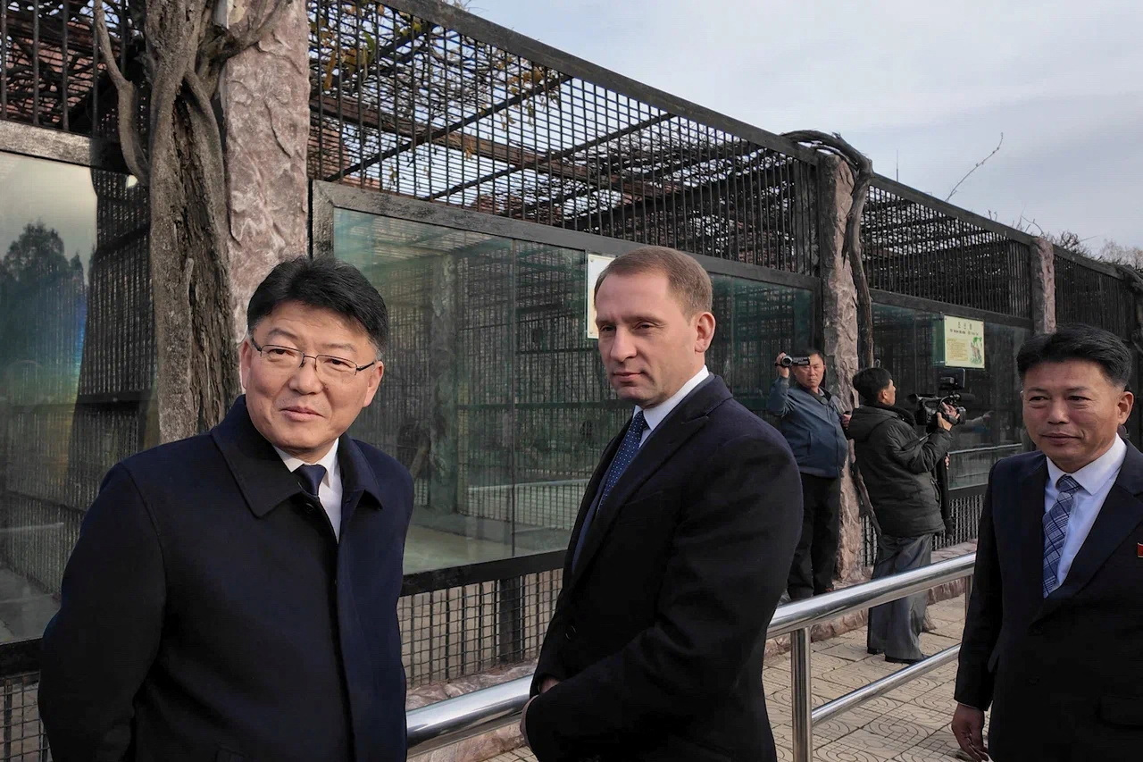 Russia transfers more than 70 animals to North Korean zoo