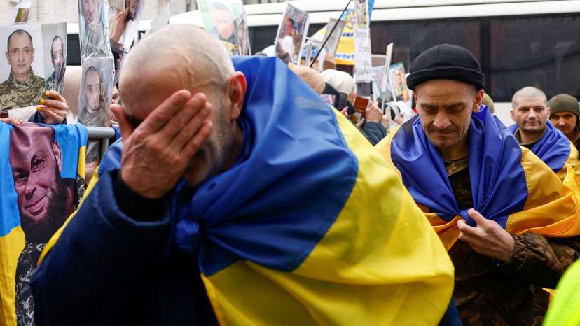 Freed Ukrainian POW return after a swap in an undisclosed location in Ukraine