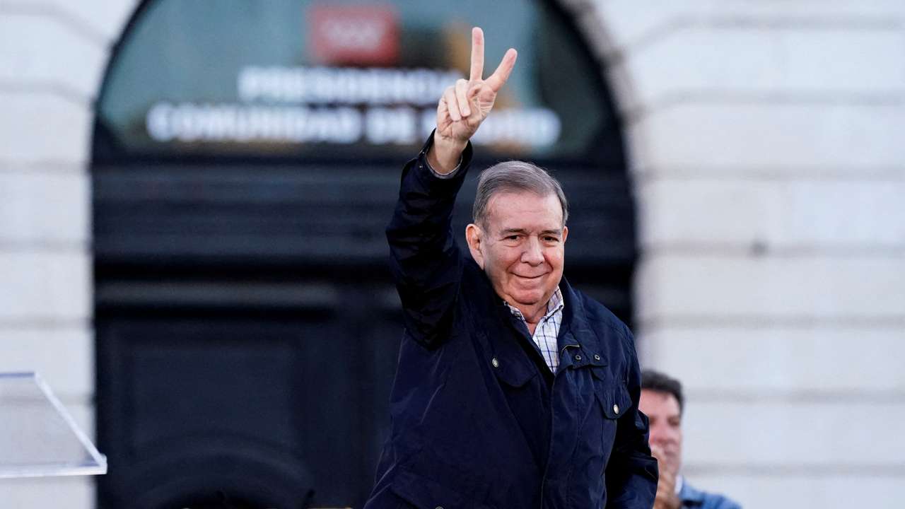 FILE PHOTO: People gather in Madrid in support of Venezuelan opposition