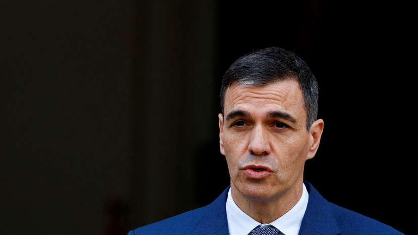 FILE PHOTO: Ireland's Taoiseach Harris meets with Spain's PM Sanchez in Dublin