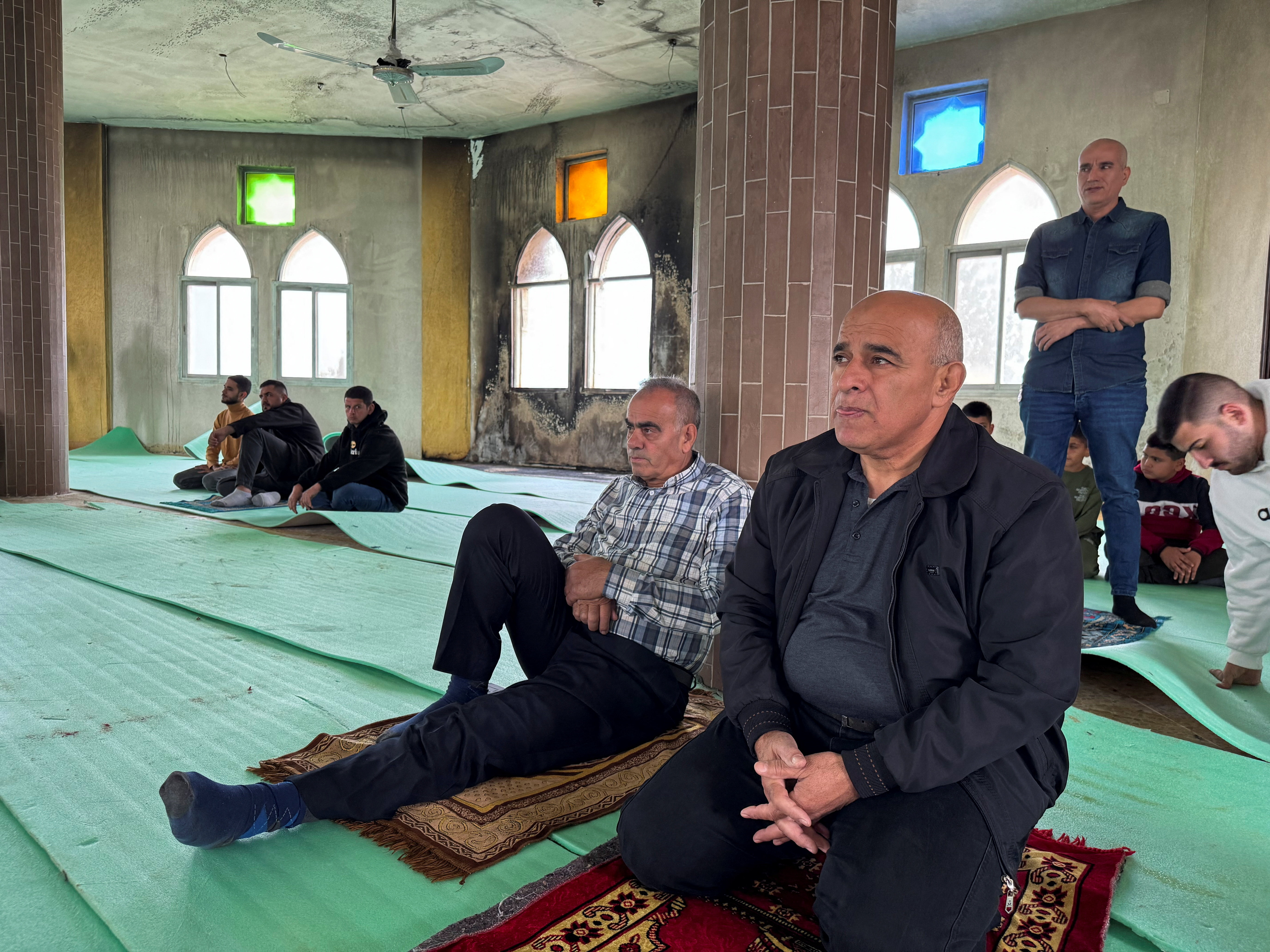 Israeli settlers set fire in a mosque in the West Bank, Palestinians say