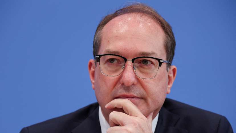 FILE PHOTO: Top German security officials present 2024 domestic intelligence report