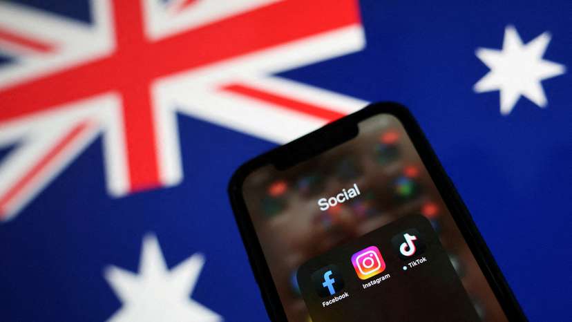 FILE PHOTO: Illustration shows Facebook, Instagram and Tiktok apps on a smartphone