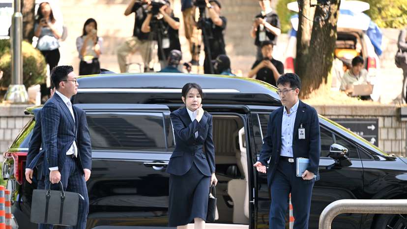 South Korea's former first lady Kim Keon Hee arrives at a court to attend a hearing to review her arrest warrant, in Seoul