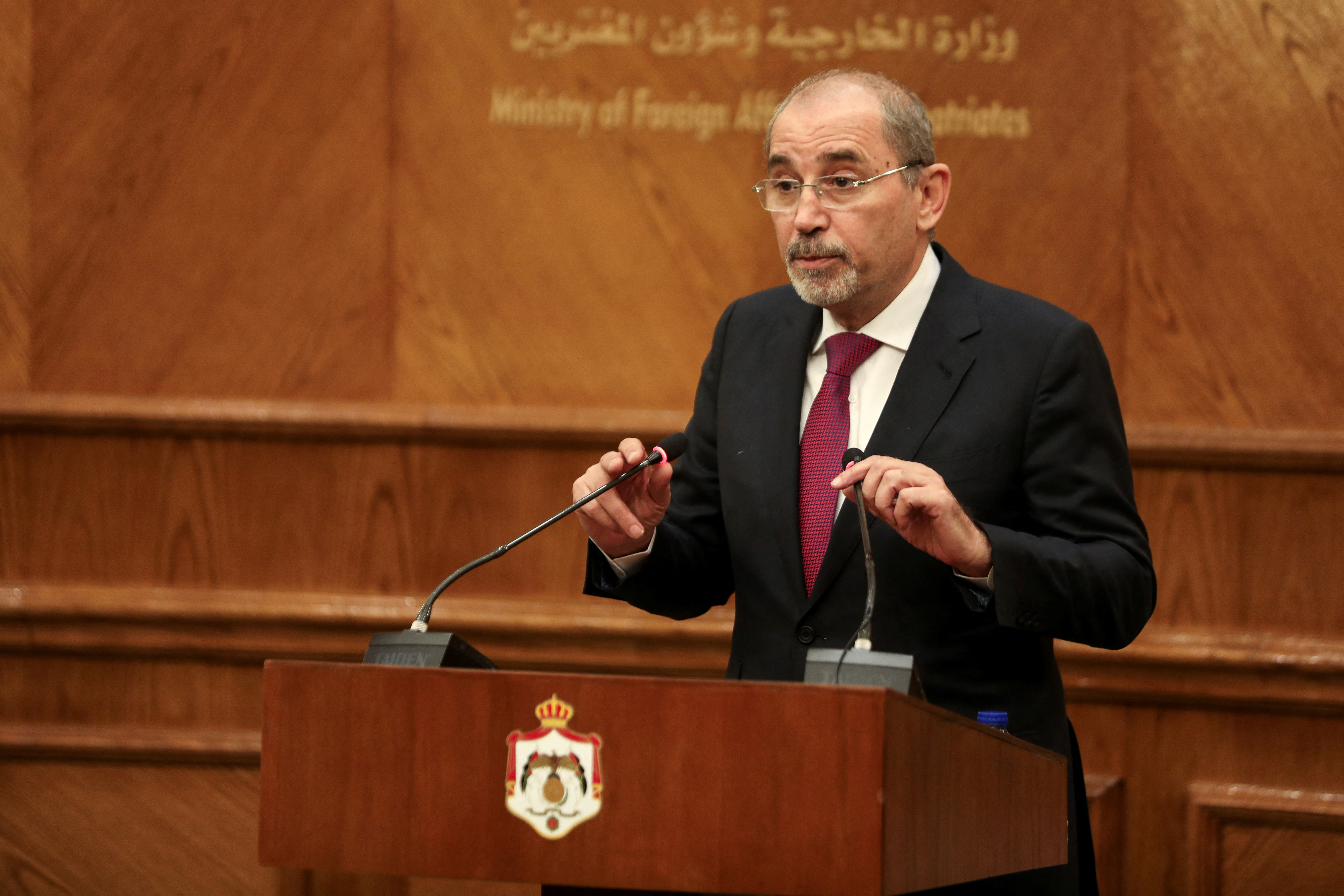 Syrian Foreign Minister Hassan al-Shibani meets with Jordanian Foreign Minister Ayman Safadi, in Amman
