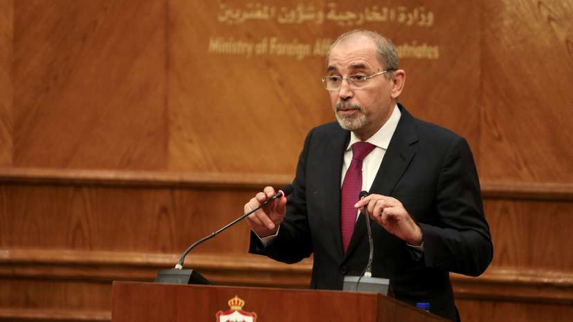 Syrian Foreign Minister Hassan al-Shibani meets with Jordanian Foreign Minister Ayman Safadi, in Amman