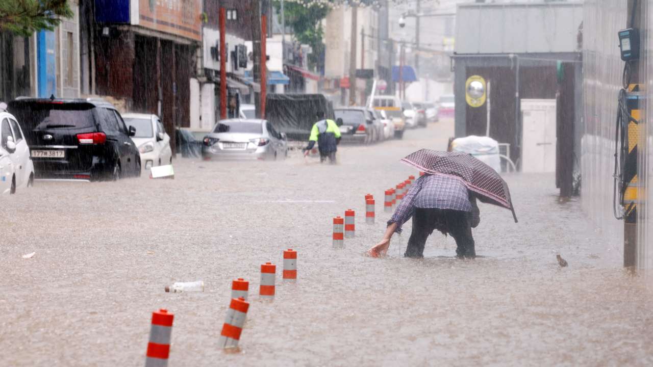 South Korea lashed by heavy rain, one dead and more than 100 evacuated