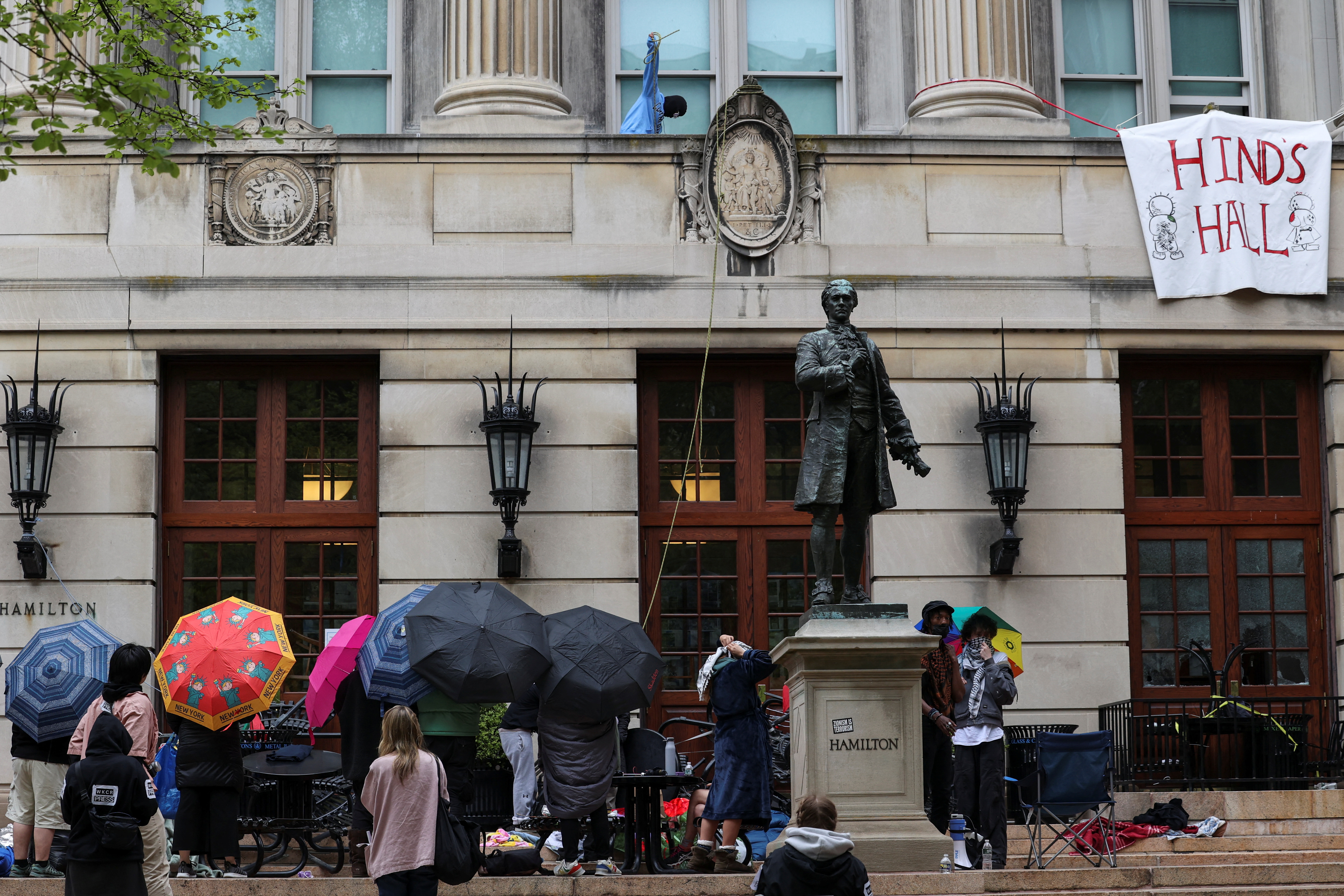Protests continue on Columbia University campus in support of Palestinians