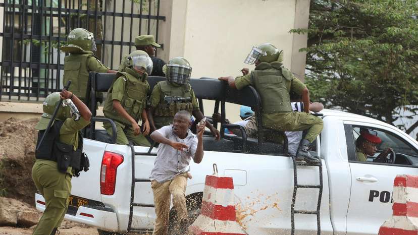 Tanzania police detain opposition officials on way to court, in Dar es Salaam