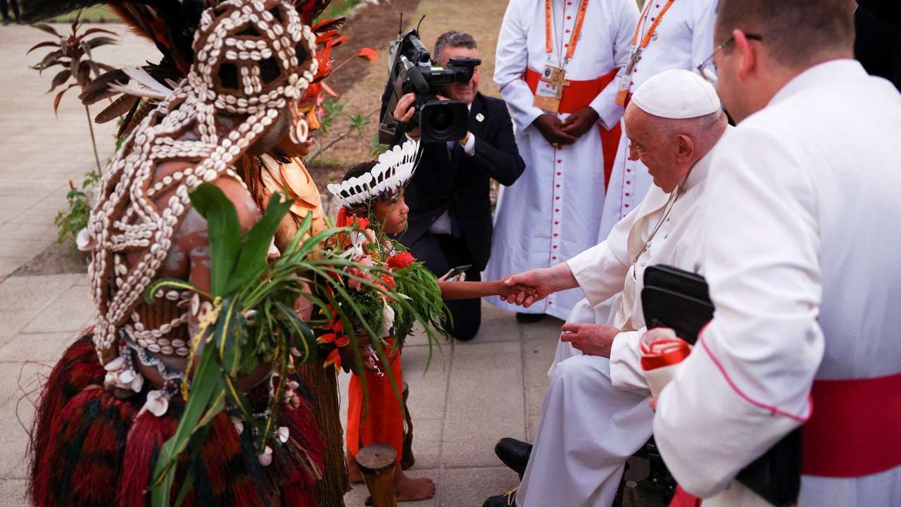 Pope Francis visits Papua New Guinea