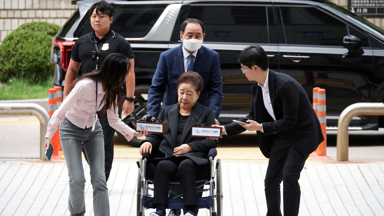 FILE PHOTO: South Korea court to hold hearing on prosecutors request for the leader of the Unification Church