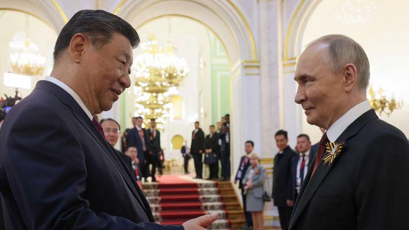 Russian President Vladimir Putin addresses foreign leaders on Victory Day in Moscow