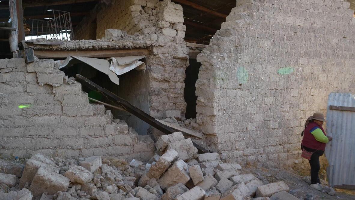 Peru Earthquake Forces Families From Damaged Homes