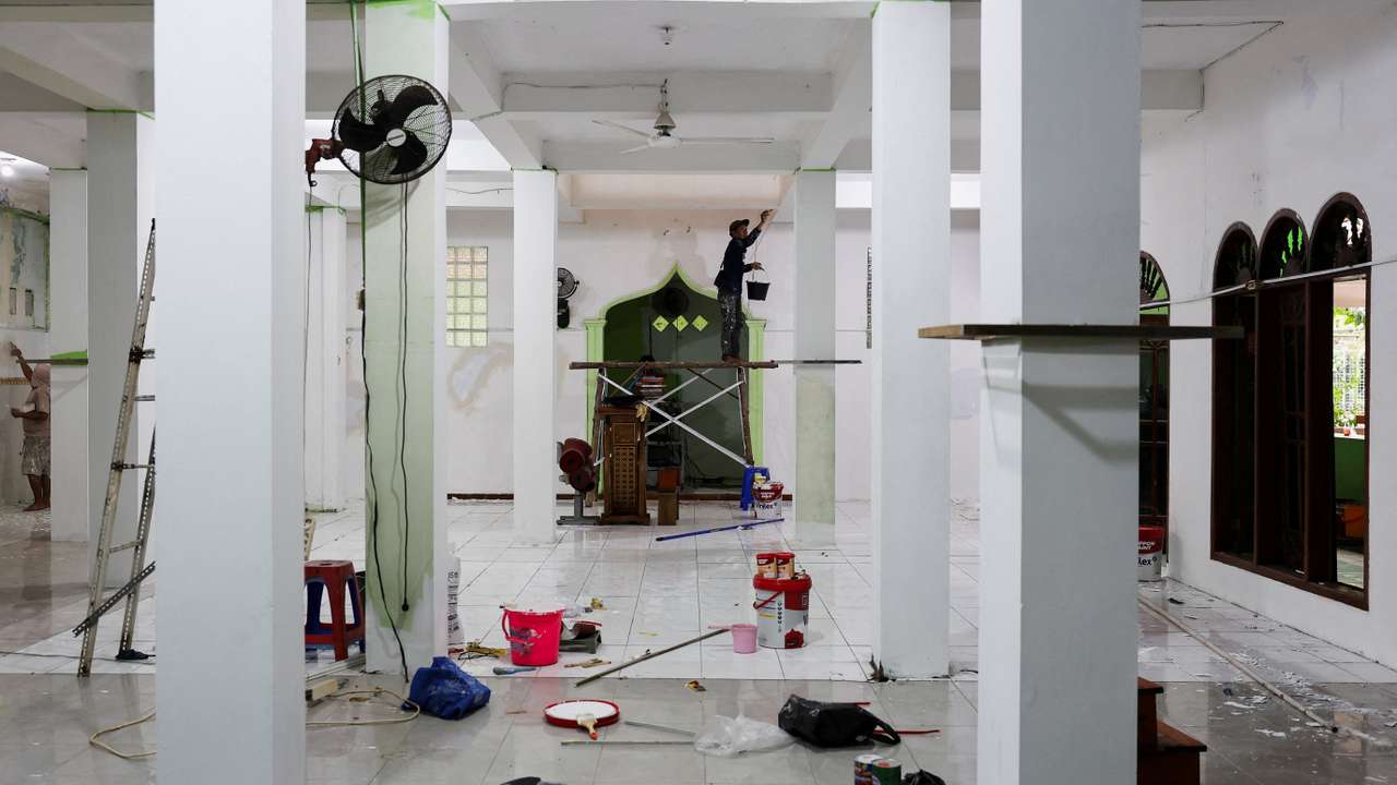 FILE PHOTO: FILE PHOTO: Following explosions inside a mosque at a school complex in Jakarta