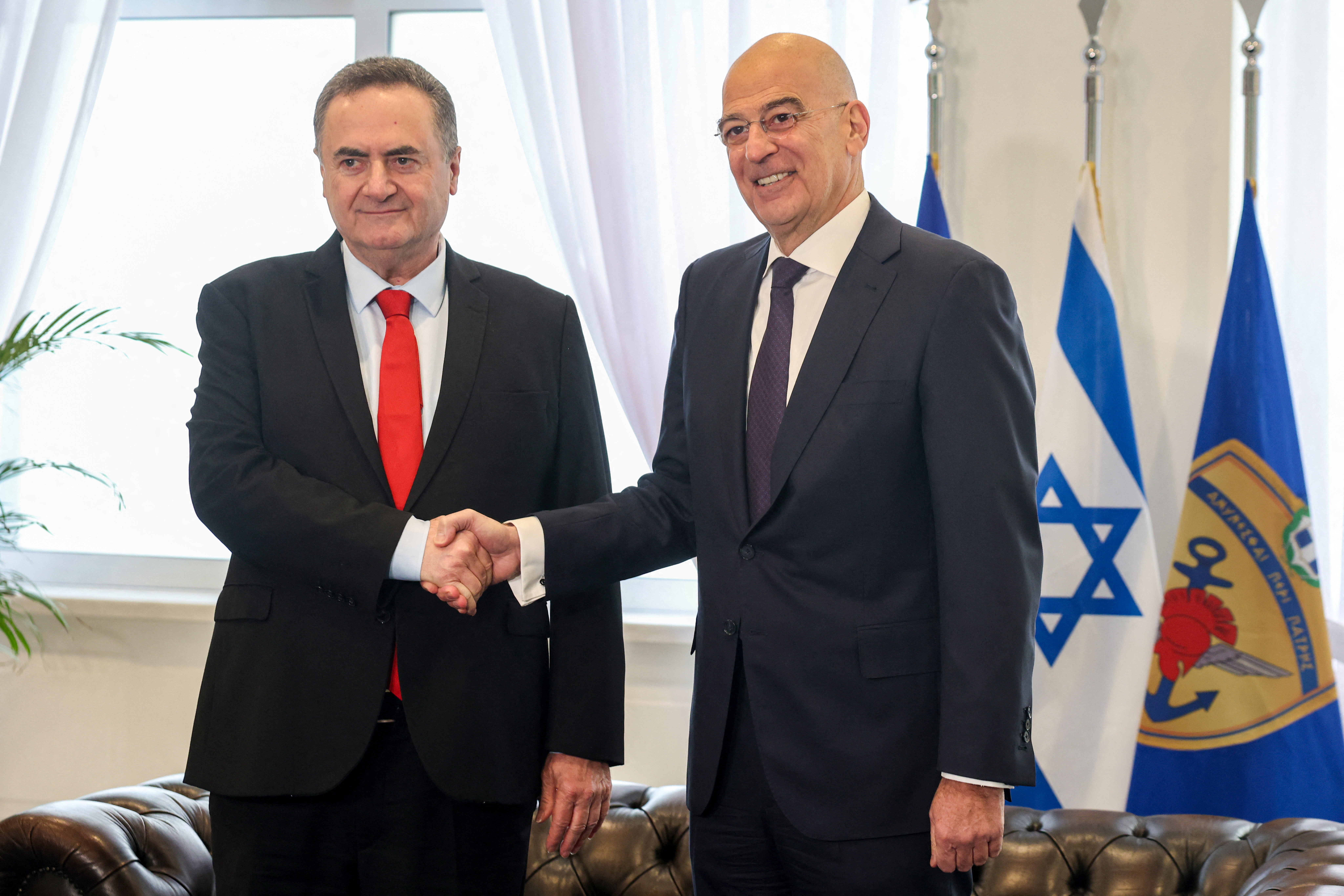 Israel and Greek defence ministers discuss cooperation in Athens