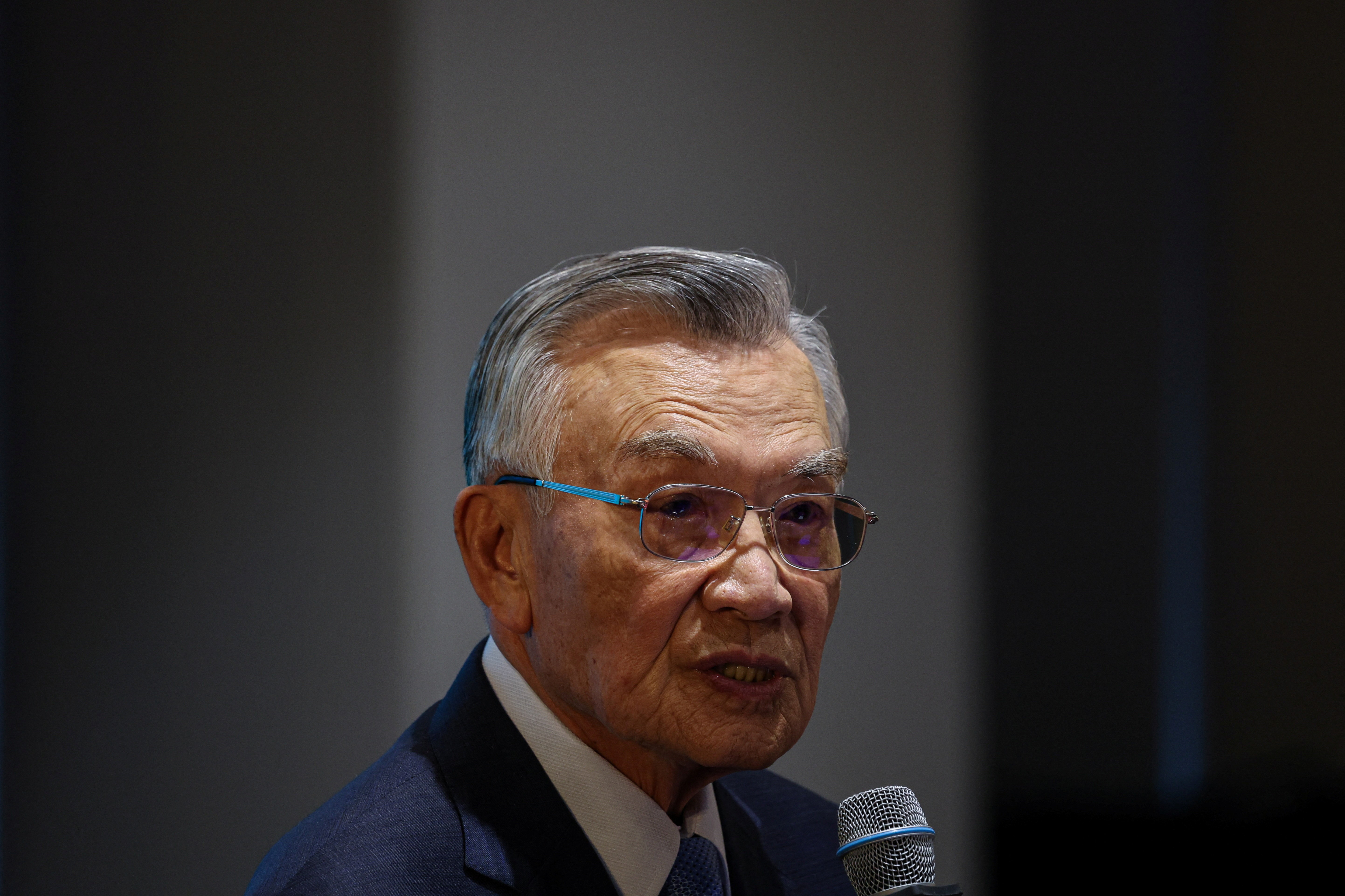 Taiwan’s envoy to the Asia-Pacific Economic Cooperation (APEC) summit, Presidential Adviser Lin Hsin-i, speaks during a press conference at  the end APEC Summit in Gyeongju