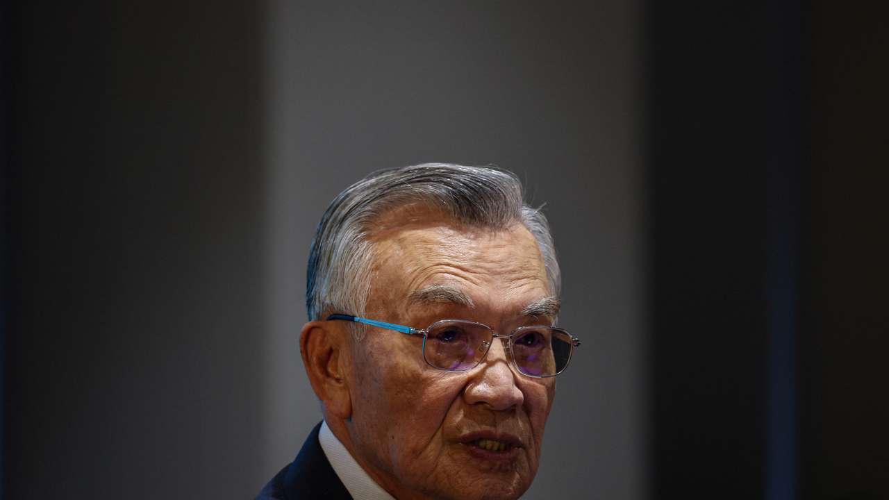 Taiwan’s envoy to the Asia-Pacific Economic Cooperation (APEC) summit, Presidential Adviser Lin Hsin-i, speaks during a press conference at the end APEC Summit in Gyeongju