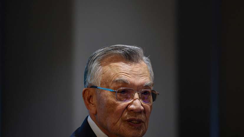 Taiwan’s envoy to the Asia-Pacific Economic Cooperation (APEC) summit, Presidential Adviser Lin Hsin-i, speaks during a press conference at the end APEC Summit in Gyeongju
