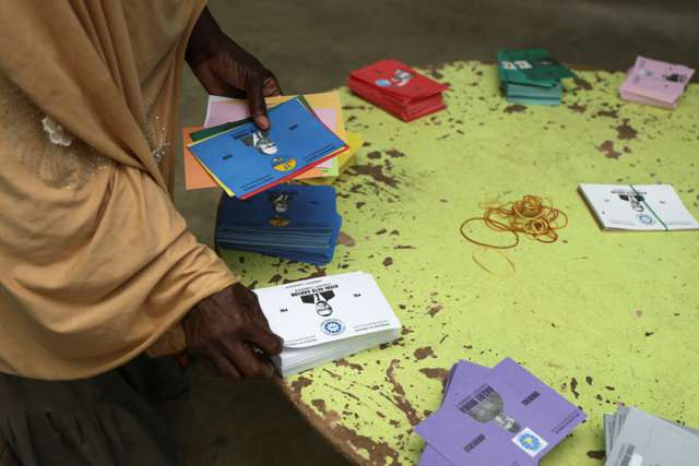 Cameroon holds presidential election