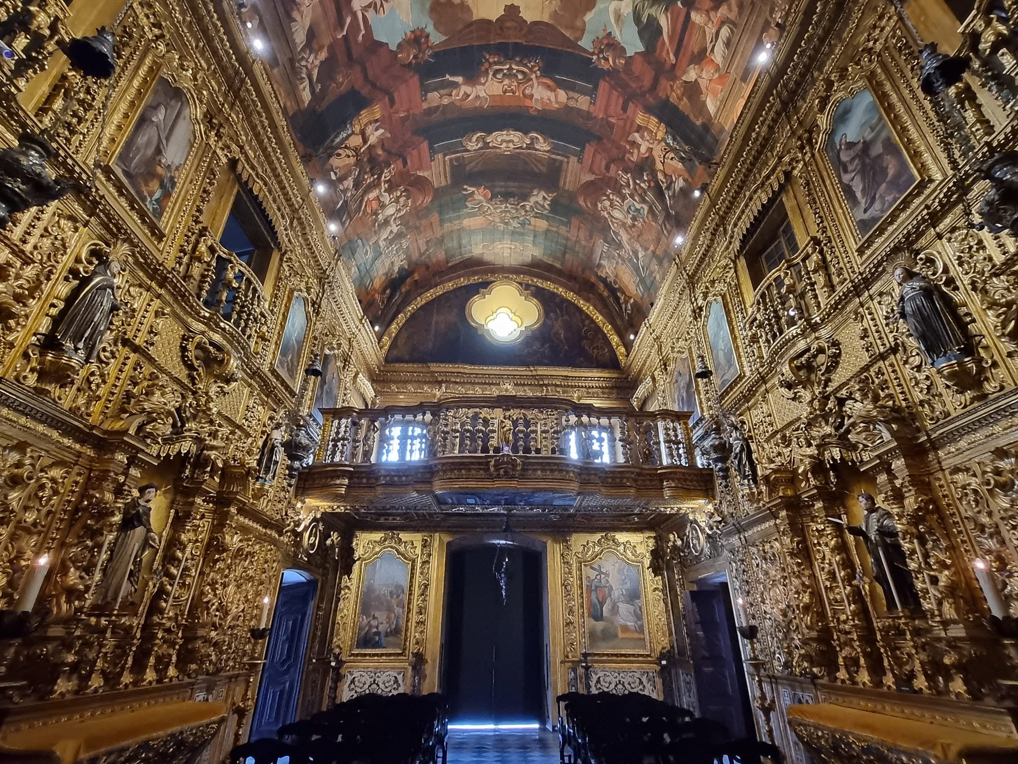 A Igreja da Ordem Terceira de São Francisco da Penitência, o nome oficial, recebe 4 mil pessoas por mês.