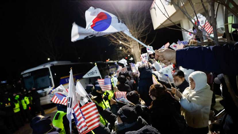 Scenes from outside the Seoul Detention Center in Uiwang