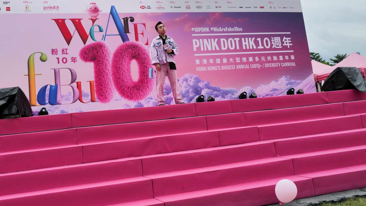 First high-profile transgender singer-songwriter in Hong Kong