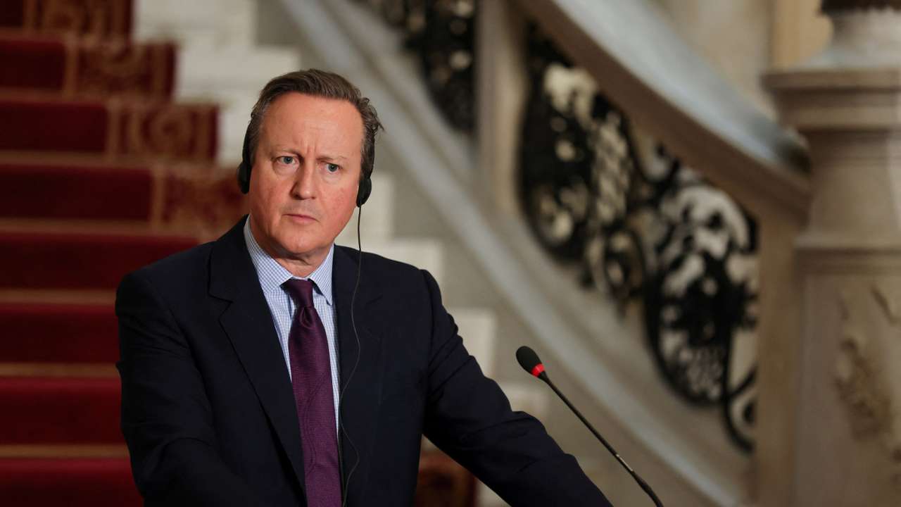 Egyptian Foreign Minister Shoukry meets British Foreign Secretary Cameron in Cairo