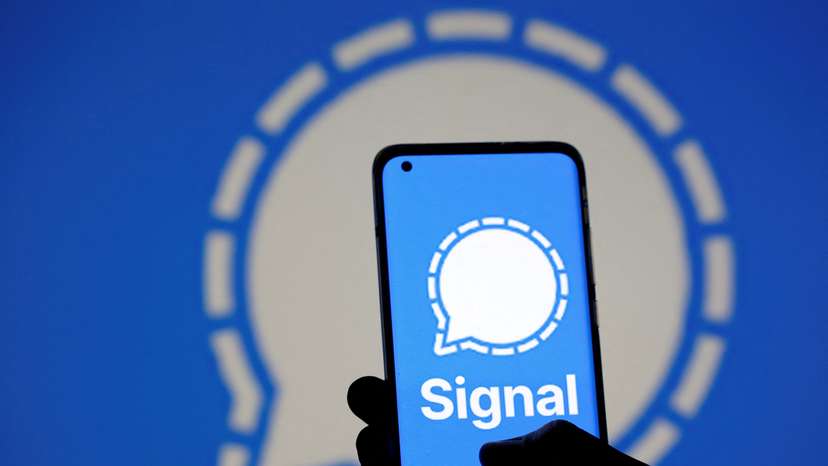 FILE PHOTO: Photo illustration of Signal messaging app