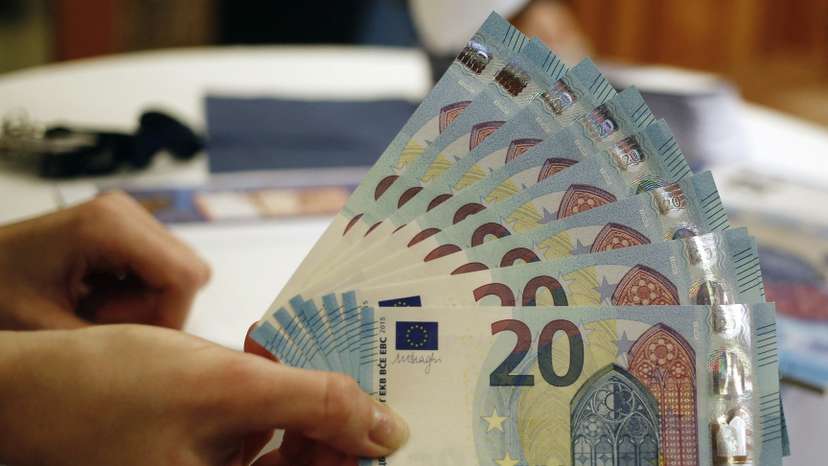 FILE PHOTO: New 20 Euro banknotes are presented at the Austrian national bank in Vienna