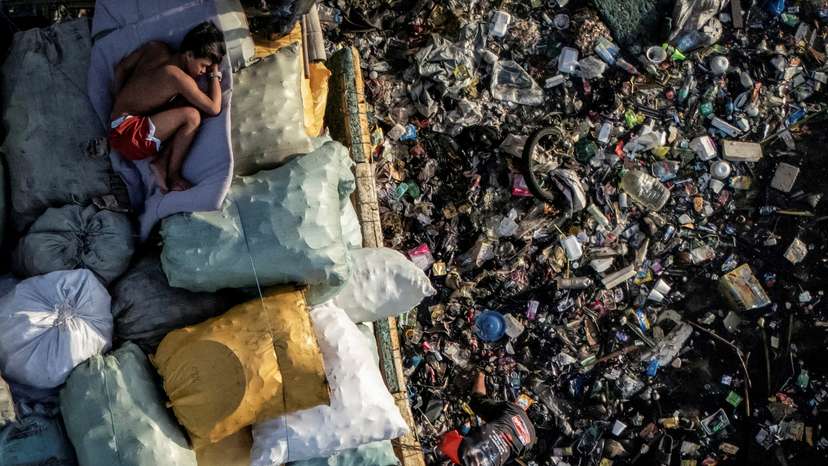 Cleaning workers protest in Mexico City over labour disputes