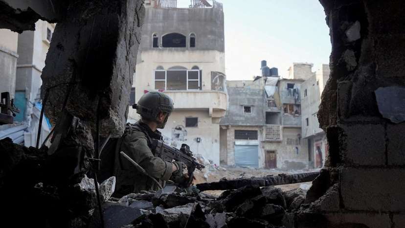 Israeli soldiers conduct military operation in Khan Younis