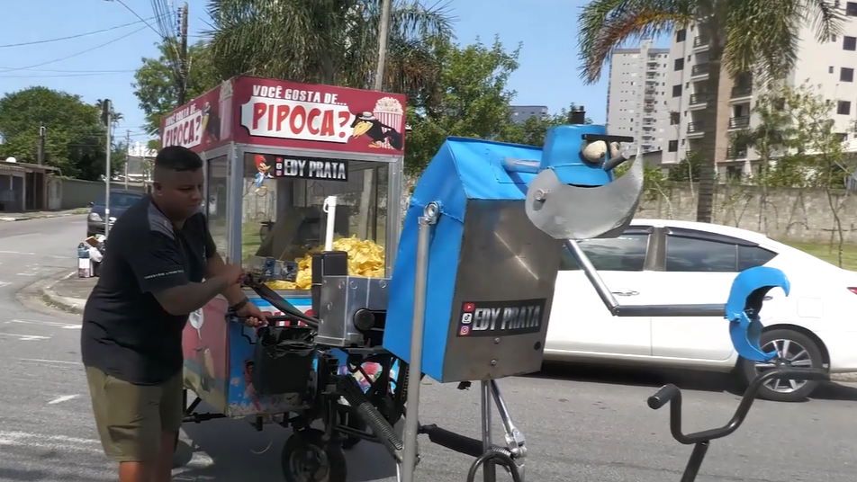 Brazil vendor builds viral popcorn cart from scrap materials