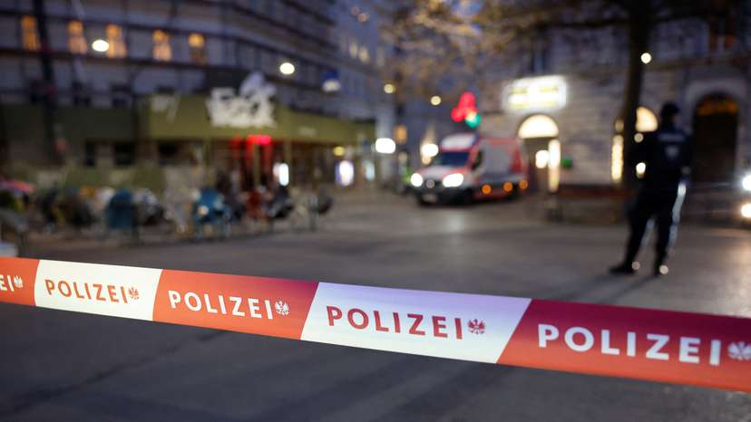 Four dead after scaffolding collapsed at a construction site in of Vienna
