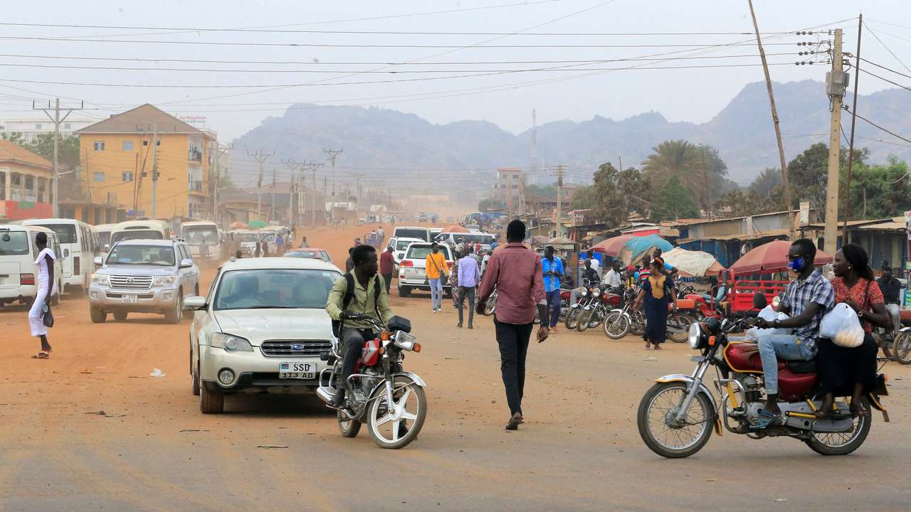 FILE PHOTO: Report details 'systematic looting' by South Sudan's rulers as citizens went hungry
