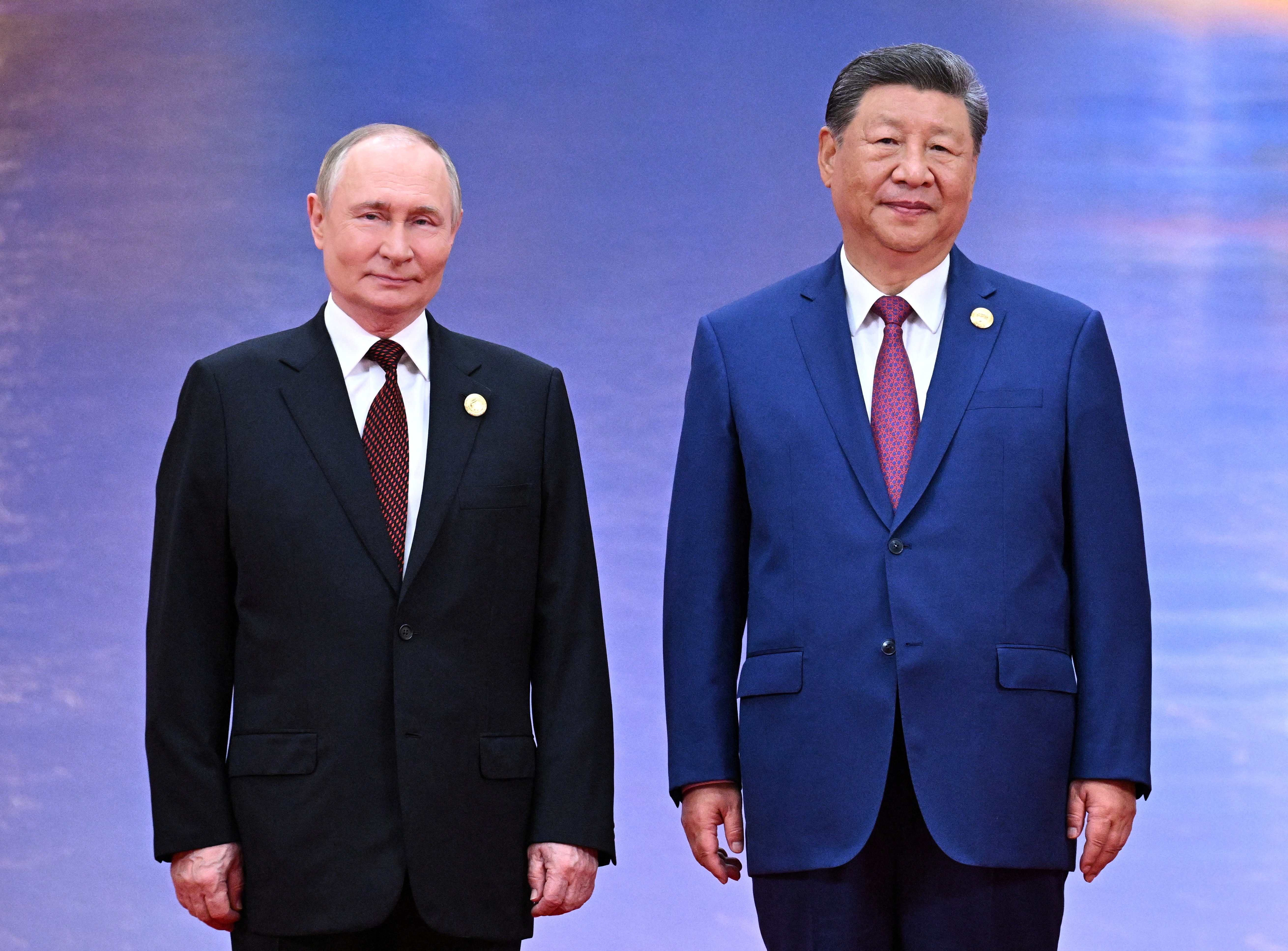 Chinese President Xi welcomes Russian President Putin at SCO summit in Tianjin