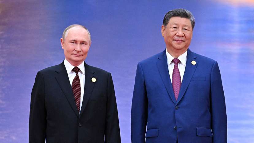 Chinese President Xi welcomes Russian President Putin at SCO summit in Tianjin