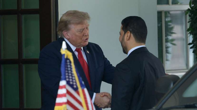 Donald Trump, presidente dos EUA, e Ali al-Zaidi, primeiro-ministro do Iraque