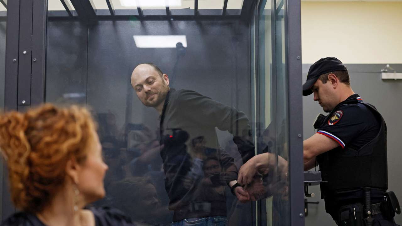 Russian opposition figure Vladimir Kara-Murza attends a court hearing in Moscow