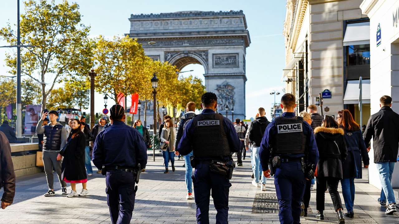 FILE PHOTO: France mobilises 7,000 troops for extra security patrols