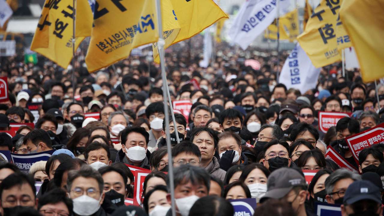 FILE PHOTO: South Korean doctors to hold a mass rally against govt medical policy