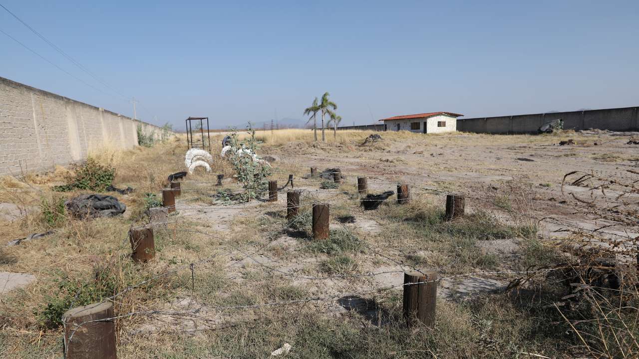 Mexico's attorney general promises full investigation into mass grave