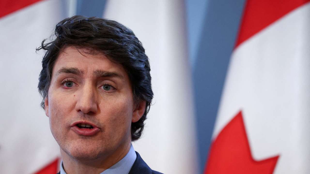 FILE PHOTO: Canada's PM Trudeau meets with Poland's PM Tusk in Warsaw